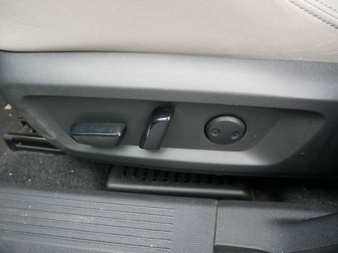 Used 2022 Nissan Rogue SV AWD/4WD image 14