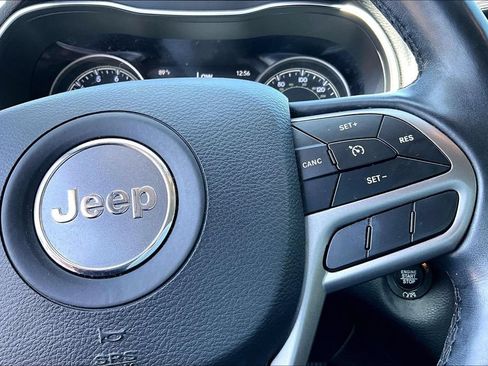 Used 2019 Jeep Cherokee Limited AWD/4WD image 24