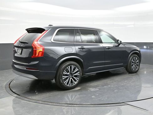 Used 2022 Volvo XC90 T5 Momentum w/ Protection Package Premier image 7
