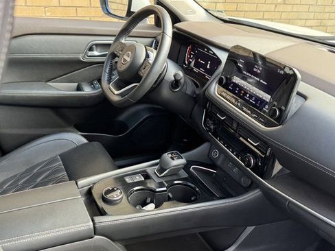Used 2023 Nissan Rogue Platinum AWD/4WD image 9