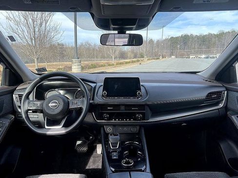 Certified 2023 Nissan Rogue SV image 9