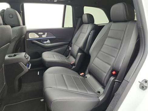 New 2026 Mercedes-Benz GLS 580 4MATIC image 4