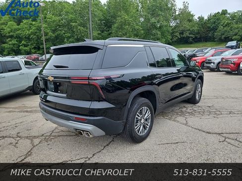 Used 2026 Chevrolet Traverse LT AWD/4WD image 5