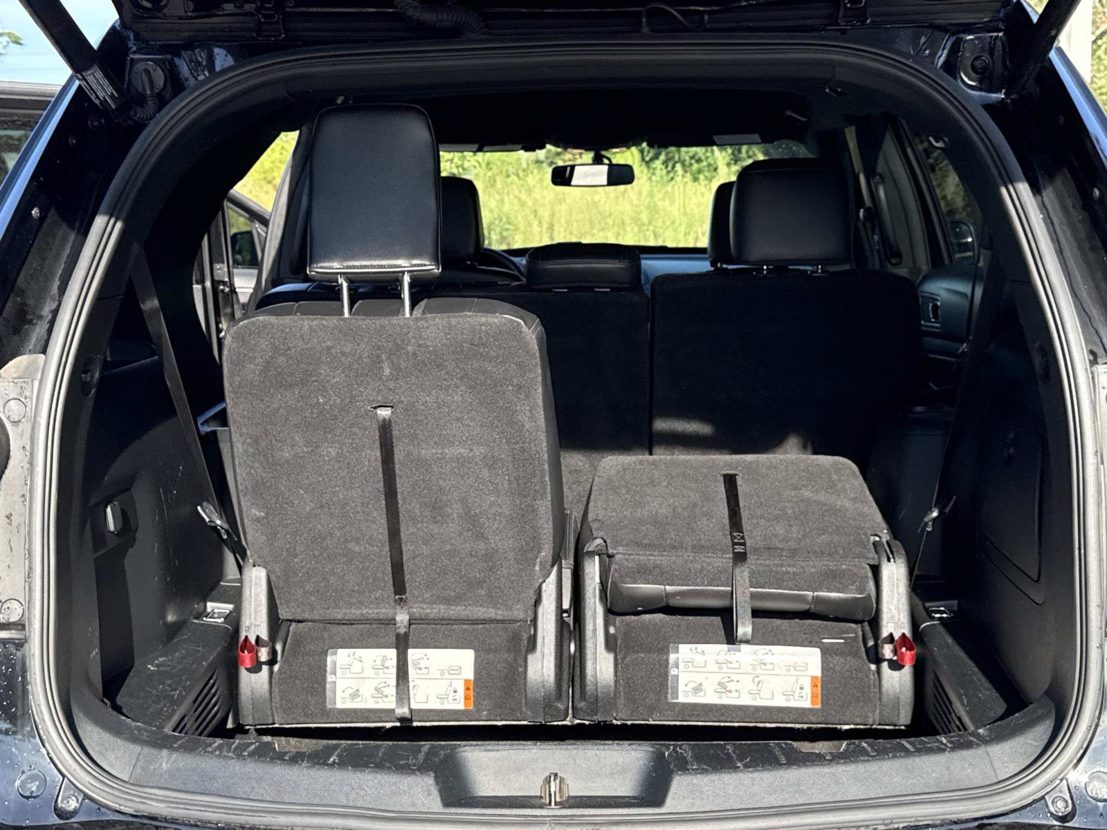 Used 2018 Ford Explorer XLT w/ Equipment Group 202A AWD/4WD image 33