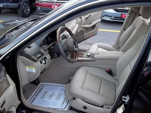 Used 2011 Mercedes-Benz E 350 4MATIC Sedan image 7