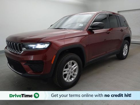 Used 2023 Jeep Grand Cherokee Laredo w/ Luxury Tech Group I AWD/4WD image 1