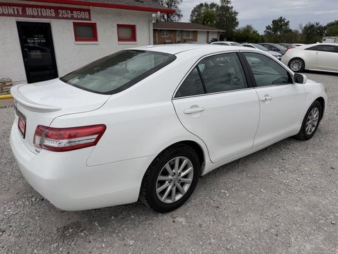 Used 2011 Toyota Camry XLE w/ XLE Extra-Value Pkg #1 FWD image 3
