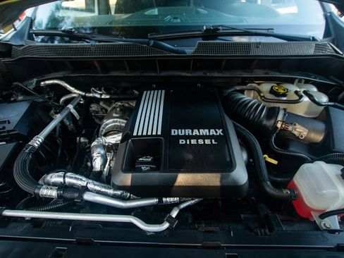 Used 2020 Chevrolet Silverado 1500 LT w/ All-Star Edition image 34