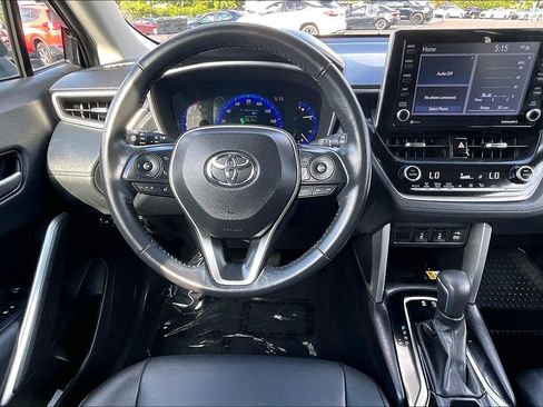 Used 2022 Toyota Corolla Cross XLE w/ Convenience Package AWD/4WD image 5