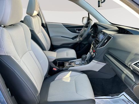 Used 2022 Subaru Forester Premium AWD/4WD image 25