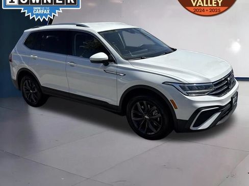 Certified 2023 Volkswagen Tiguan SE FWD image 1