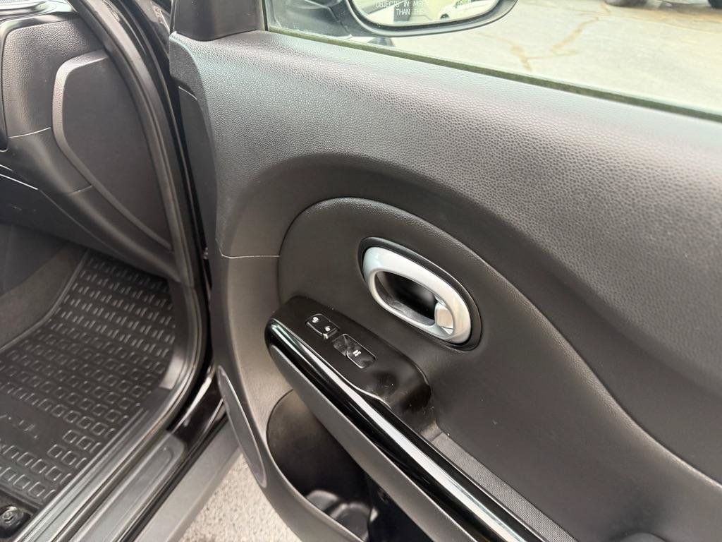 Used 2016 Kia Soul + w/ Audio Package FWD image 19