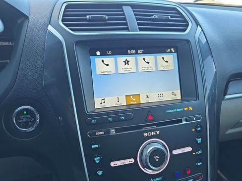 Used 2018 Ford Explorer Limited w/ Equipment Group 301A FWD image 22
