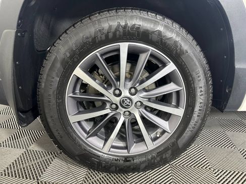 Used 2018 Toyota Highlander XLE AWD/4WD image 13