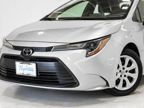 Used 2025 Toyota Corolla LE FWD image 2