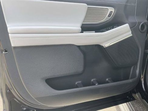 Certified 2025 Ford Expedition Platinum AWD/4WD image 21