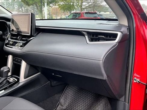 Used 2023 Toyota Corolla Cross LE image 23