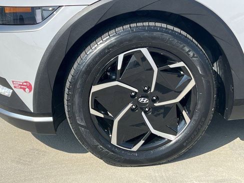 Used 2024 Hyundai Ioniq 5 SEL image 33