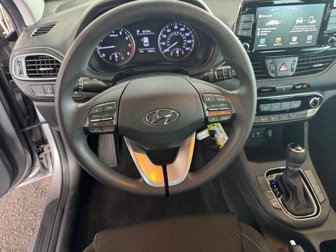 Used 2020 Hyundai Elantra GT FWD image 12