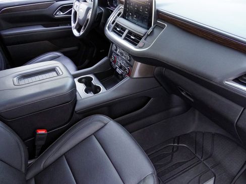 Used 2024 Chevrolet Tahoe High Country AWD/4WD image 7