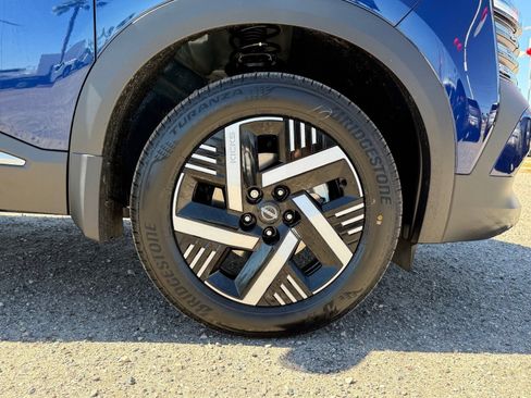 New 2026 Nissan Kicks SV FWD image 9