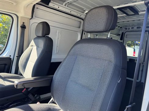 Used 2022 RAM ProMaster 2500 w/ Driver Convenience Group image 17
