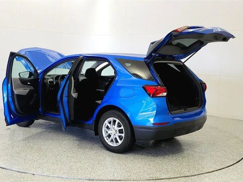 Used 2024 Chevrolet Equinox LS w/ LS Convenience Package FWD image 11