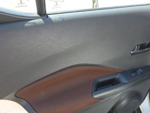 Used 2019 Nissan Kicks SR FWD image 30