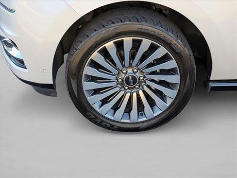 Used 2018 Lincoln Navigator Reserve w/ Technology Package image 23