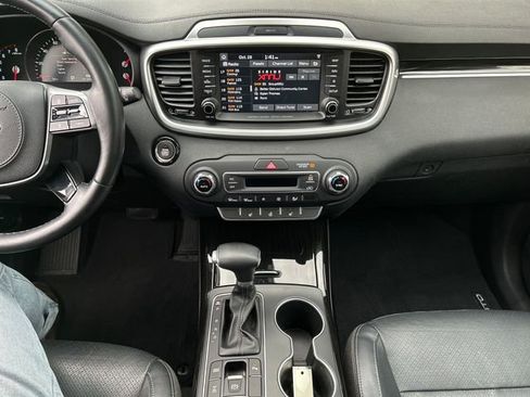 Used 2019 Kia Sorento EX w/ EX Touring Package image 18