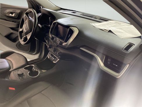 Used 2024 GMC Terrain SLT FWD image 40