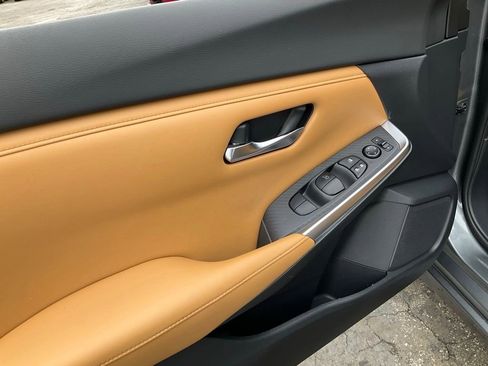 Used 2020 Nissan Sentra SV w/ SV Premium Package image 23