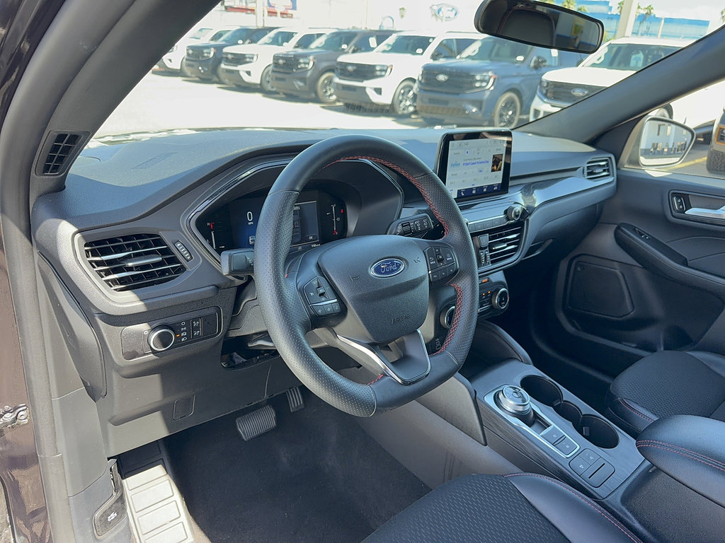 Used 2025 Ford Escape ST-Line FWD image 10