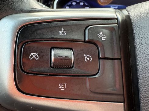 Used 2024 Chevrolet Silverado 2500 LT AWD/4WD image 15