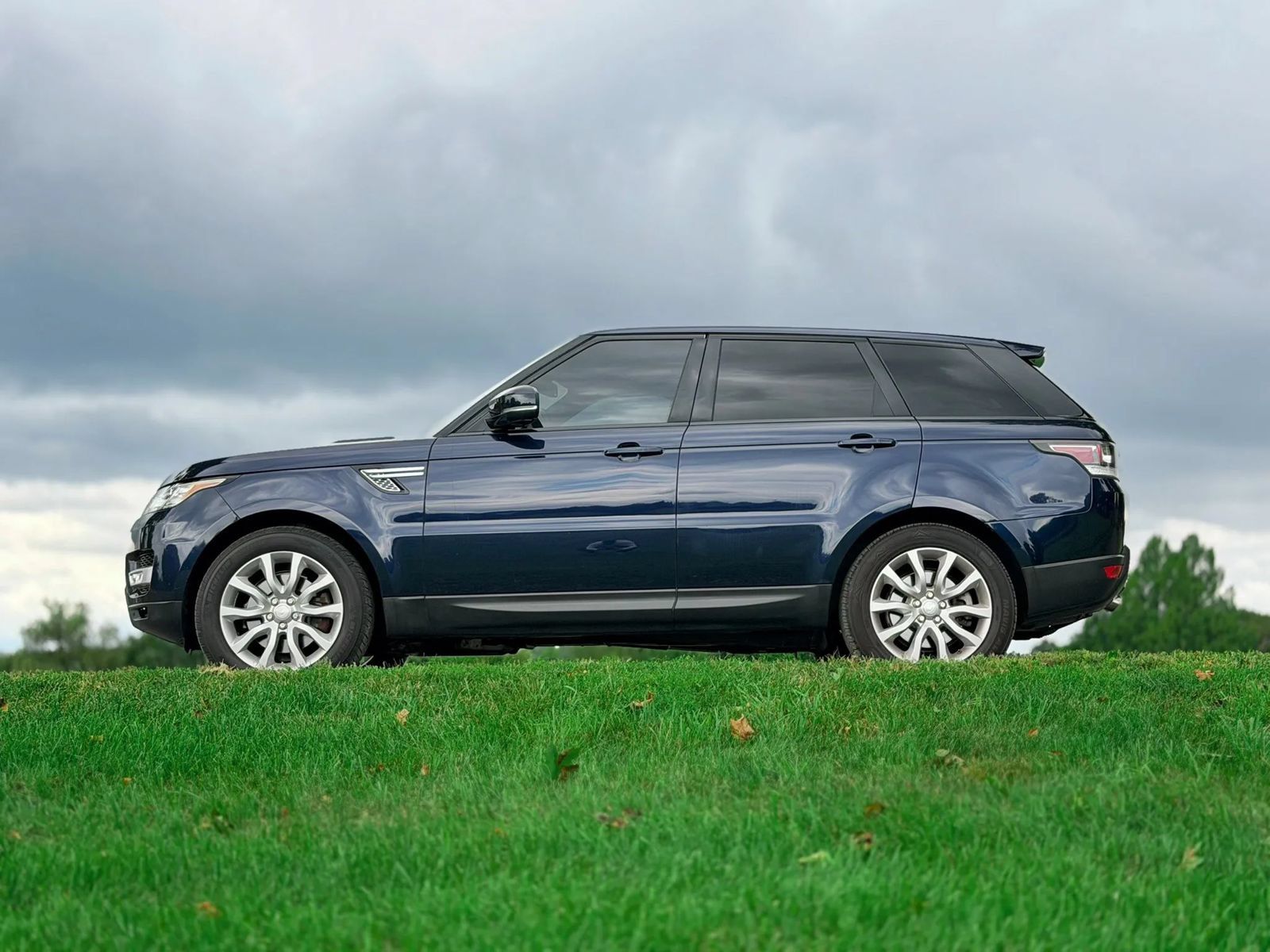 Used 2016 Land Rover Range Rover Sport HSE AWD/4WD image 9