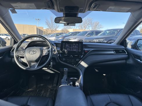 Used 2022 Toyota Camry SE image 16
