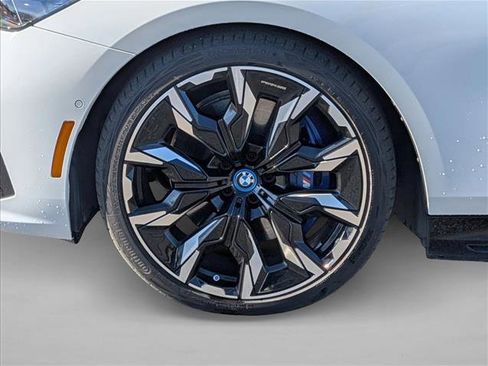 Certified 2025 BMW i5 xDrive40 w/ M Sport Package image 25