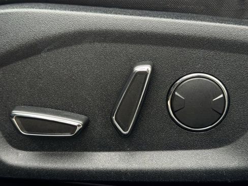 Used 2020 Ford Fusion SE image 28