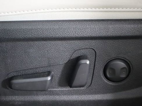 Used 2025 Kia Telluride S FWD image 24