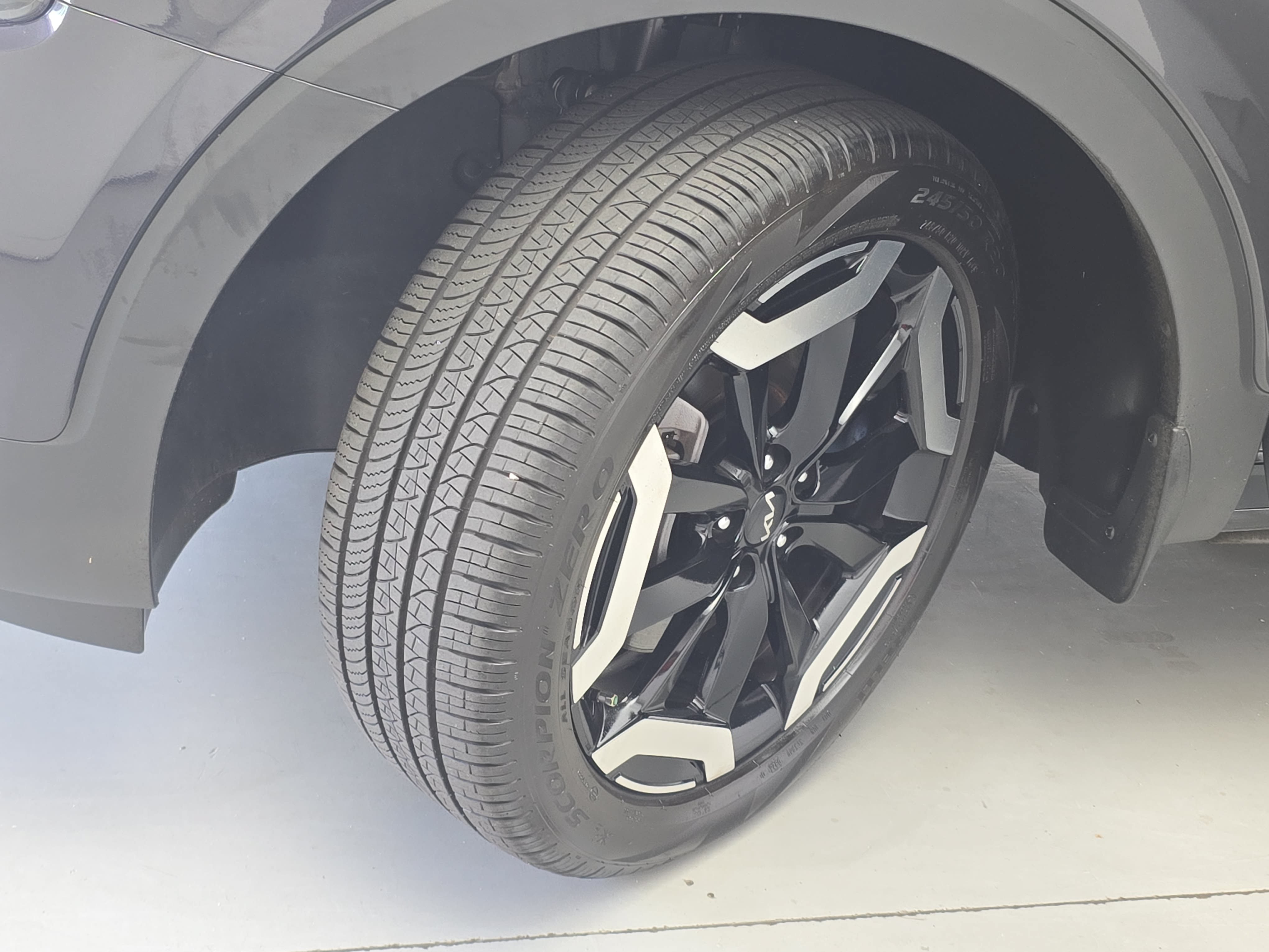 Used 2025 Kia Telluride EX w/ EX Captain's Chair Package FWD image 34