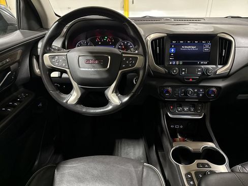 Used 2020 GMC Terrain Denali w/ Denali Premium Package FWD image 11