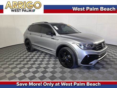 Used 2024 Volkswagen Tiguan SE R-Line AWD/4WD image 1