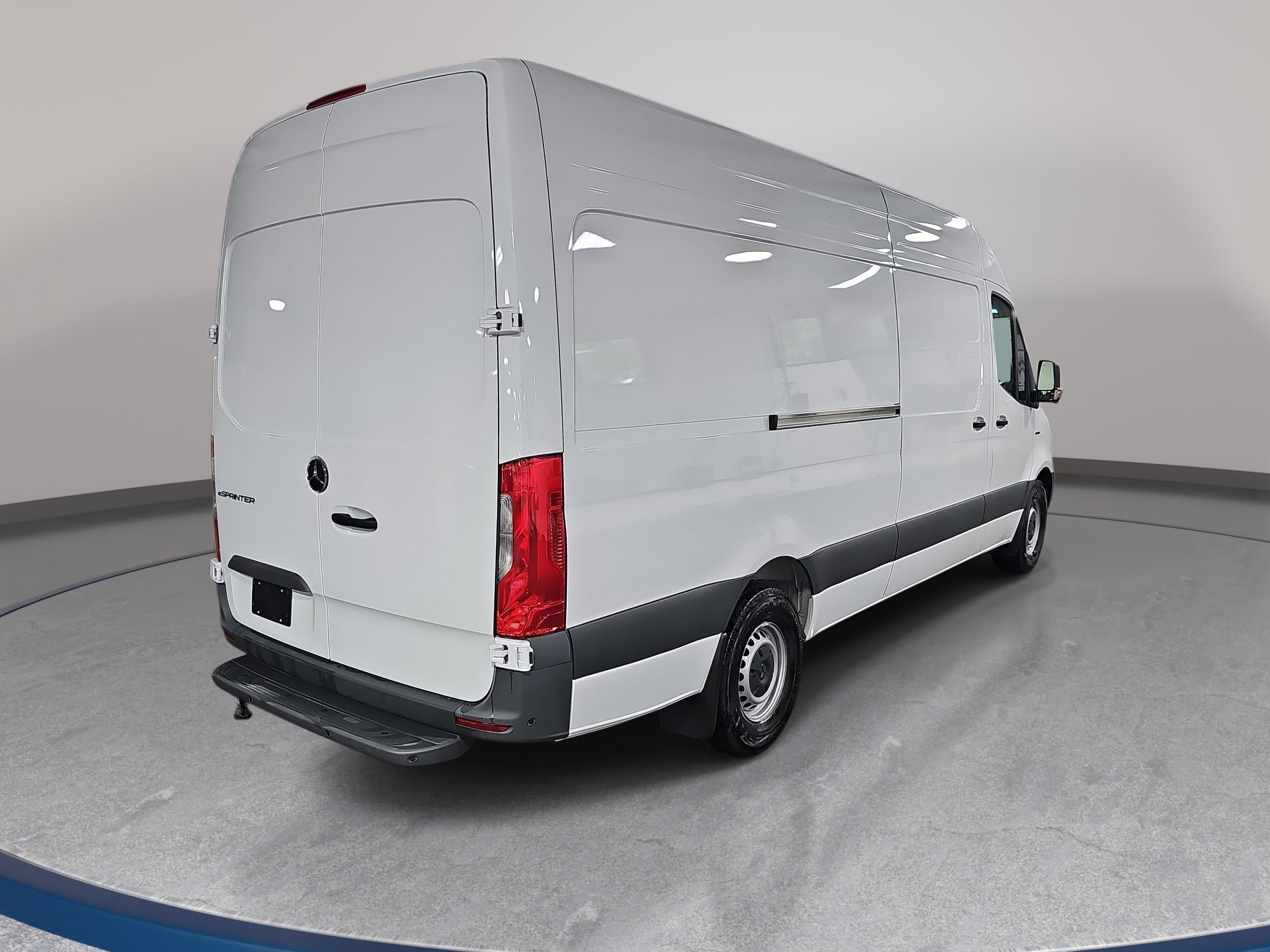 New 2025 Mercedes-Benz eSprinter 170 Cargo image 5