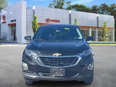 Used 2019 Chevrolet Equinox LT image 2