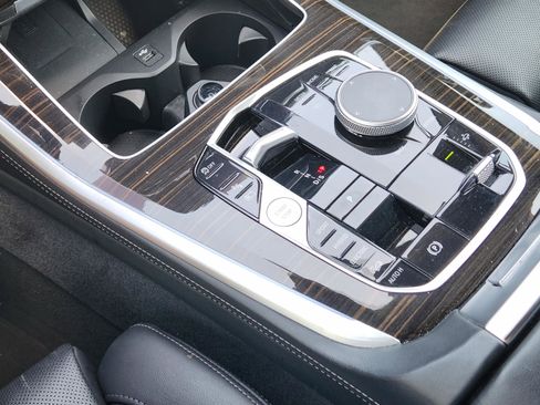 Used 2025 BMW X5 xDrive50e image 13