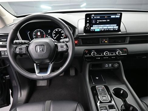 Used 2025 Honda Pilot EX-L image 25