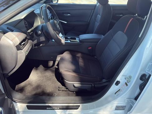 New 2025 Nissan Sentra SR image 16