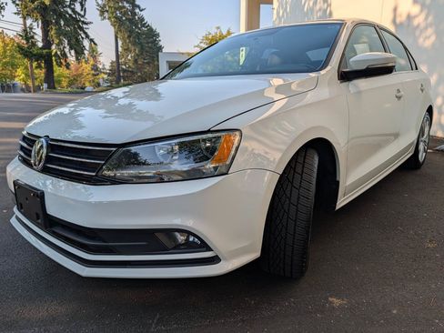 Used 2015 Volkswagen Jetta SEL FWD image 3