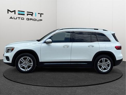 Used 2023 Mercedes-Benz GLB 250 4MATIC image 5