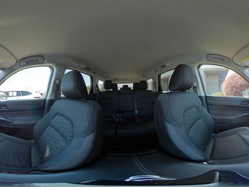 Used 2025 Nissan Pathfinder SV image 48